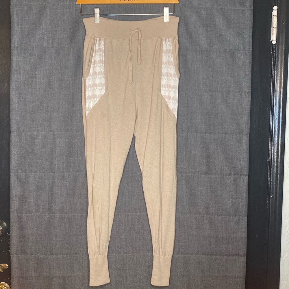 Cashmere Skulls Jogger, tan.  Thomas Wylde Steinem label pants. Size S
